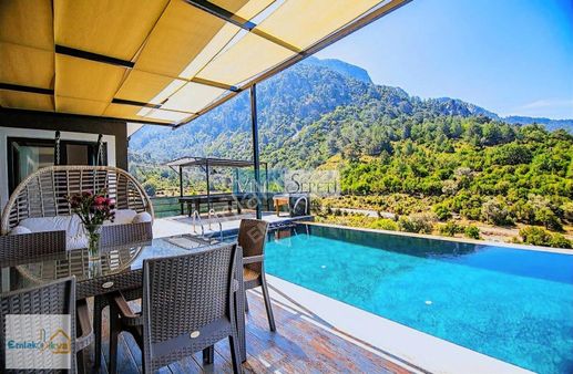 Emlaklikya'dan Kirme'de Doğayla İç İçe Lüks Eşyalı Villa