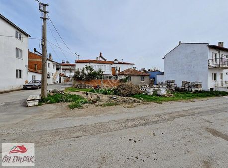 Burhaniye Cumhuriyet Mah. Bademalanında 163 M2 %100 İmarlı Arsa!