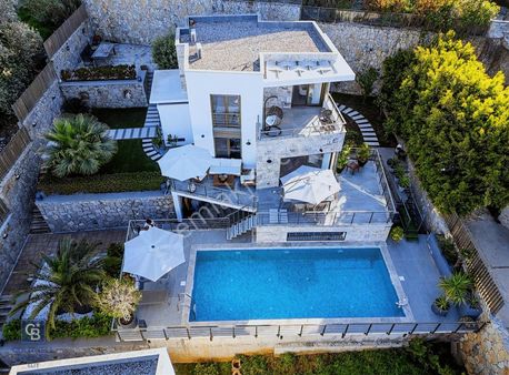 Bodrum Yalıkavak Deniz Manzaralı 4+1 Özel Havuzlu Lüks Villa