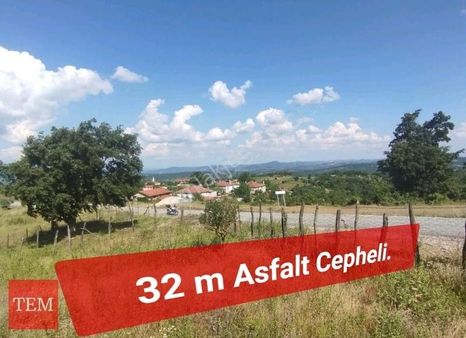 32 M Asfalt Cepheli Köy Merkezine Yakın