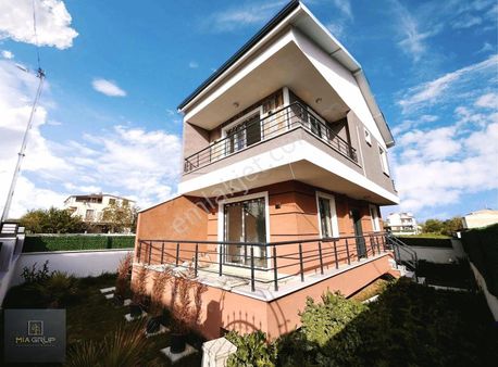 ▃▅▇mia Grup▇▅▃ Tam Müstakil & Geniş Bahçeli Merkezi Konum Villa!