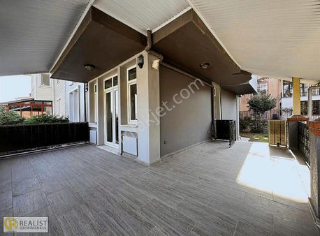 Ata2 Sitesinde Caddeye Çok Yakın Konumda 6+2 Geniş Bahçeli Villa