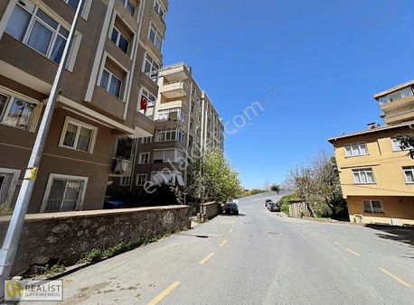 Üsküdar Küçüksu Mh. Aykent St. Ara Kat 125 M2 - 3,5 +1 Daire
