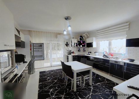 Döşemealtı Yeşilbayır Merkezde 753m2 Köşe Parselde 4+1 Lüx Villa