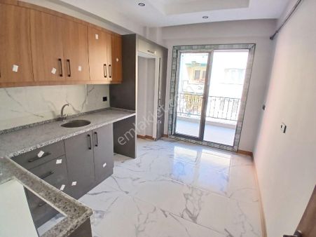 Topraklık Halk Cad. Sıfır Ara Kat 90 M2 2+1 Daire. Otogara 300 Mt.