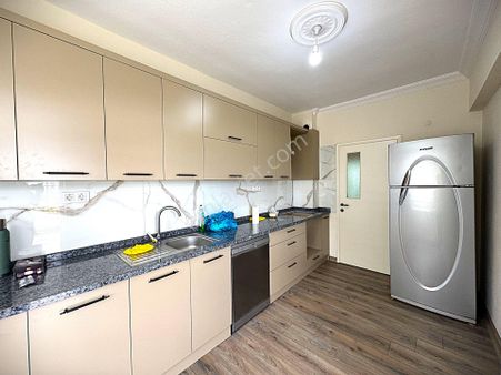 Göksu 'da İçi Yapılı Arakat Asansörlü Geniş 3+1 Daire