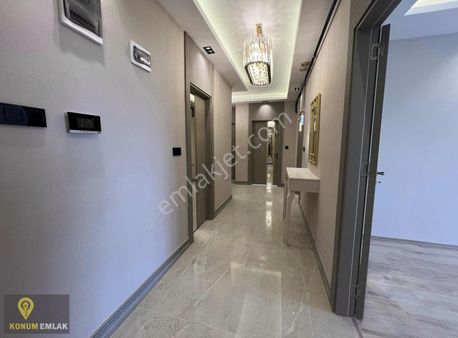 Muhteşem Park Ve Göl Manzaralı 3,5+1 Sıfır Yapı Satılık Daire