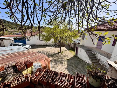 Manisa Sakallı Da 185 M2 Arsa İçinde Köy Evi