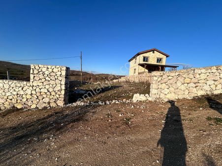 Kırklareli Koruköy Etrafı Taş Duvar Çevrili %60 İmar 657 M2 Arsa