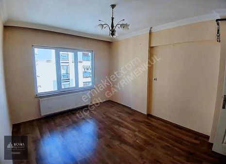 Halk Caddesin De 2+1 120 M2 Genişliğin De Satılık Daireler