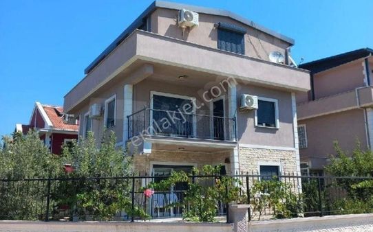 Eges'den Emiralem'de Satılık 4+1 Fırsat Villa !!