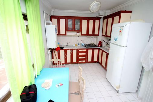 Emre Emlaktan Ayyıldız'da Site İçerisinde 3+1 Satılık Daire