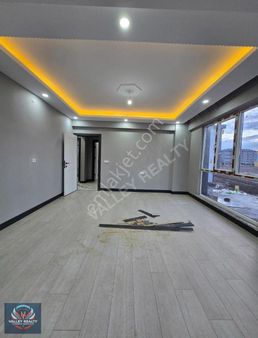 Hatip Mahallesinde Havuzlu Ebeveyn Banyolu 3+1 Lüks Daire