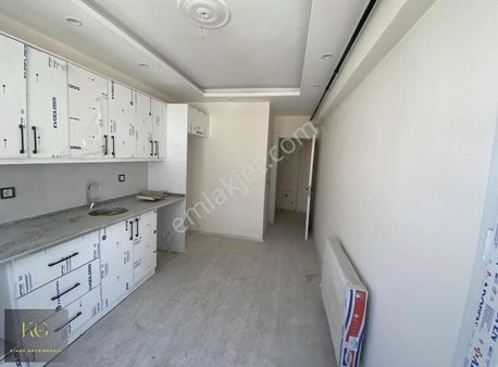 Manisa Yunusemre Muradiyede 2+1 Kapalı Mutfak Daire