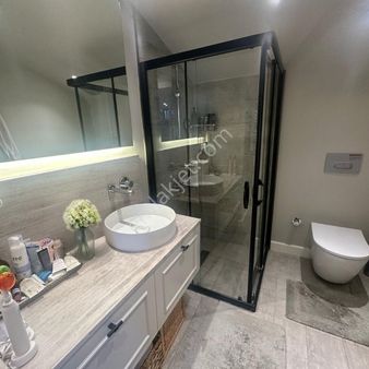 Zekeriyaköy'de Satılık Çok Özel Tripleks Villa