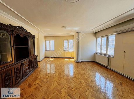 Turyap Selçukbey'den Cadde Üzeri Satılık Arakat Daire