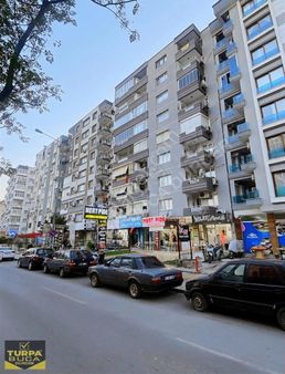 Turpadan İzmirpark Yakını Caddeüstü 3+1 Asansörlü Balkonlu Daire