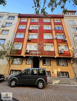 Emlak 72 'den Yenibosna'nın Merkezinde 2+1 Satılık Daire