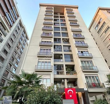 Yelken'den Bağdat Caddesine Yakın Mesafede 310 M2 6+2 Teraslı