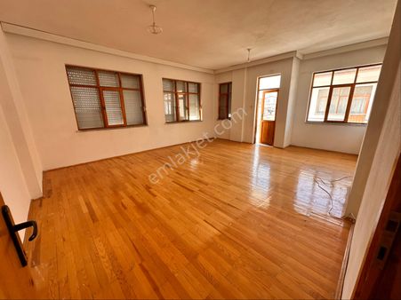 Arasta Gayrimenkulden Süper 2+1 Çarşı Merkezine Yürüme Mesafesinde