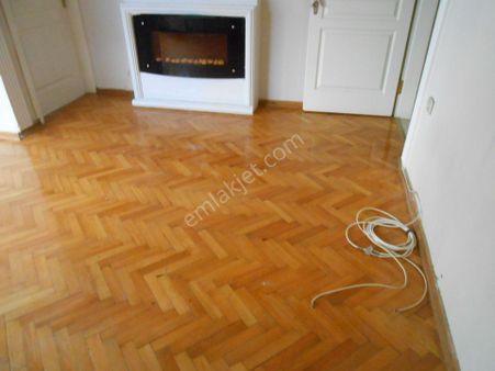 Bakırköy Y.mah Marmaray 1 Sk Semt Pazarına 2 Sk Karaca Kül Mer İl Sağlık Müd 2sk Sahil 5dk 2+1 80m2