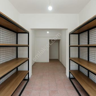 Uncalı Caddesinde Fırsat Yatırımlık Site İçi Dükkan