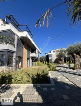 Altınoluk Yolun Altında 2+1 Denize 200 M Lüks Havuzlu Site-rota