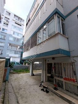 Göztepe Stadı Yakını 1+0 Ev Olarak Kullanılan 28 M2 Satılık Dükkan !