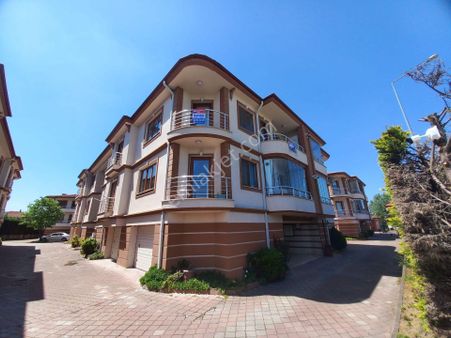 Remax Mavi-vatan Mh Dereboyu1-caddecephe Garajlı Boş Çatıdubleks