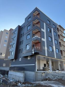 Acil Mehmetçikte Satılık 1+1 Ara Katlar