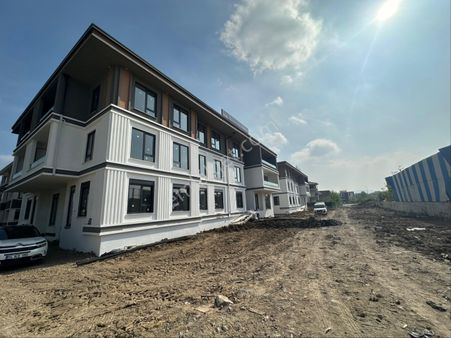 Berkent Gayrimenkulden Yazlık’ta Kapalı Otoparklı 3+1 Daireler..