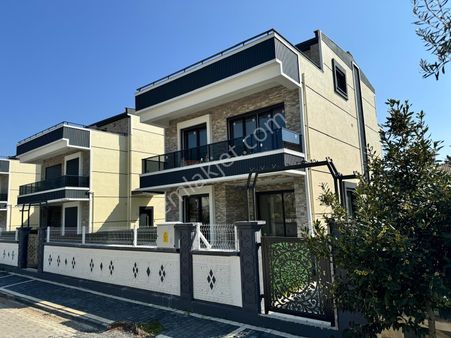 Altınoluk Merkezi Konum Da 3+1 Tripleks Villalar
