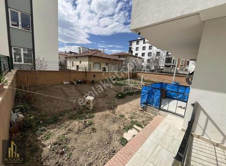 Boğaziçi Emlak'tan Cadde Üzeri 2+1 Ara Kat Daire Güney Cepheli