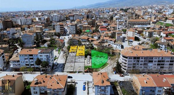 Merkezi Konumda Satılık 652 M2 Arsa