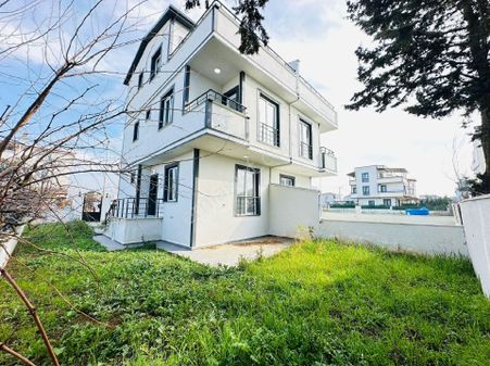 💎 Özen Grup'tan 💎 3+1 Villa Arayanlara Özel , Geniş Bahçeli, Teraslı Villa 💥