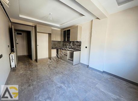 Auradan Palmiye Mahallesinde 2+1 Satılık Daire