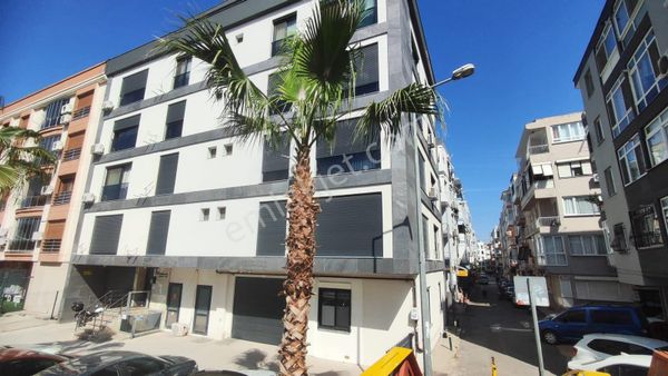 Ogün'den Güzelyalı Merkezde 5 Yaşında Otoparklı Yerden Isıtmalı 1+1 Lüks Satılık Daire