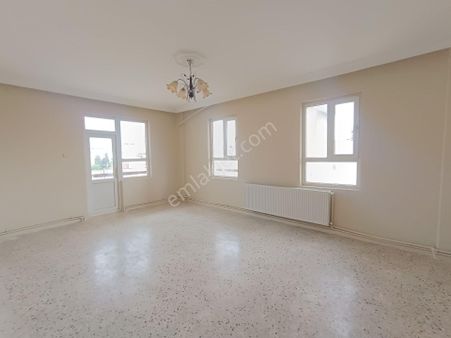 Babacandan Çulcuoğlu Arkası Doğalgazlı 3+1 Satılık Daire