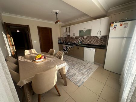 Akgül Emlak'tan Cüneytbey Mahallesi'nde Site İçerisinde 3+1 Satılık Daire