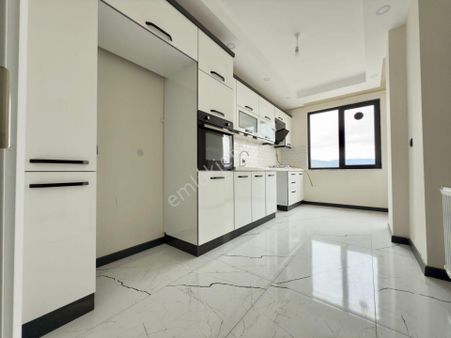 Yükselden Arakat Ön Cephe Ebeveyn Banyolu Satılık 2+1sıfır Daire