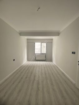 Fiber Emlak Akhisar Ulucami Yeni Garaj Arkası Satılık Ara Kat Sıfır Daire