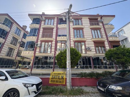 Sadece Kumsaldan Altınkumda Çift Banyo Ara Kat_2+1_geniş Daire**