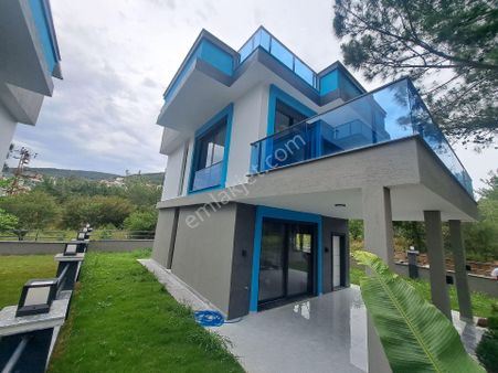 İzmir Seferihisar Ürkmez Atatürk Mahallesin De Satılık 3+1 Villa