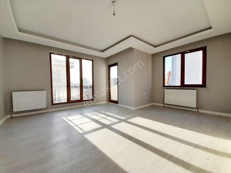 Remax Cıty'den Ümraniye Esenkent'de 2+1 Sıfır Ara Kat