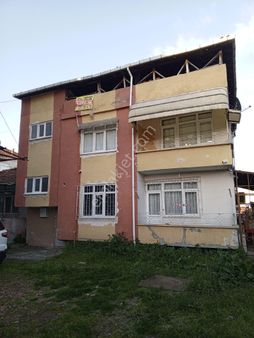 Müstakil İki Katlı Ev Merkezde Yatırımlık Aile Yeri