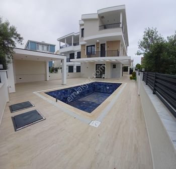 5+1 Havuzlu Villa