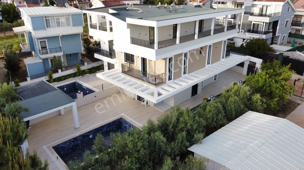 Didim Altınkum'da Denize Yürüme Mesafesinde 300 M2 Arsa İçinde 5+1 Lüks Villa