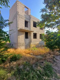 Gesi De 3 Kat+bodrumlu Satılık Natamam Villa