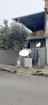 Karabaglar Belediye Arkasında Satılık 100mt Müstakil Bina