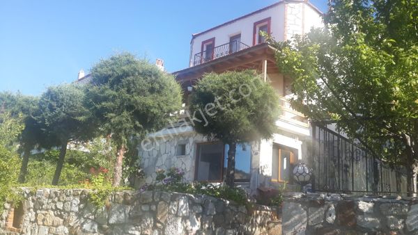 Eski Foçada Yıllık Ve Sezonluk Kiralık Eşyalı Stüdyo Daire